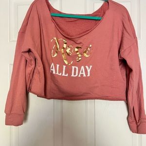 Super cute crop top “off shoulders” Size: M Color: Pink